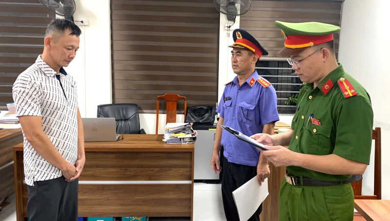 Bắt tạm giam Phạm Văn Đức vì tội khai thác khoáng sản trái phép -0