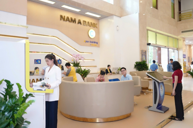 FiinRatings lần đầu xếp hạng tín nhiệm dài hạn Nam A Bank ở mức “A-” với Triển vọng “Ổn định” -0