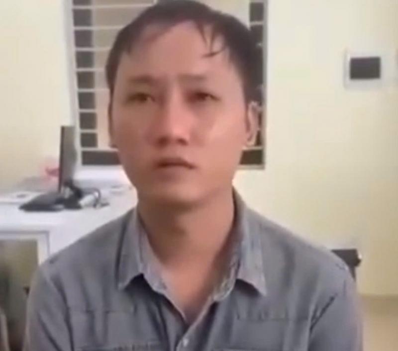 Mâu thuẫn tình cảm, dùng dao bầu tấn công
