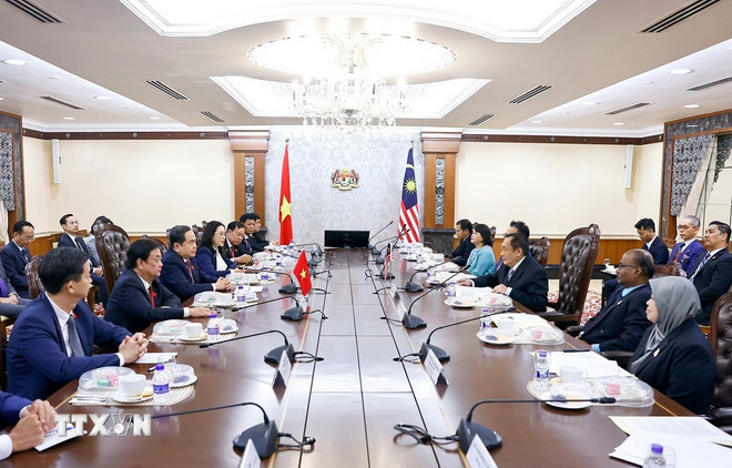 Chủ tịch Quốc hội Trần Thanh Mẫn và Chủ tịch Hạ viện Malaysia tiến hành hội đàm -0
