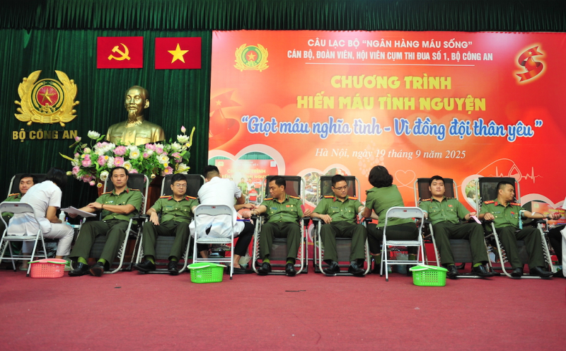 200 CBCS Cụm thi đua số 1, Bộ Công an tham gia hiến máu tình nguyện -1