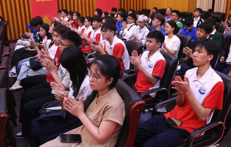 623fb9ccc2ad48f311bc-093244_77-101222.jpg -0