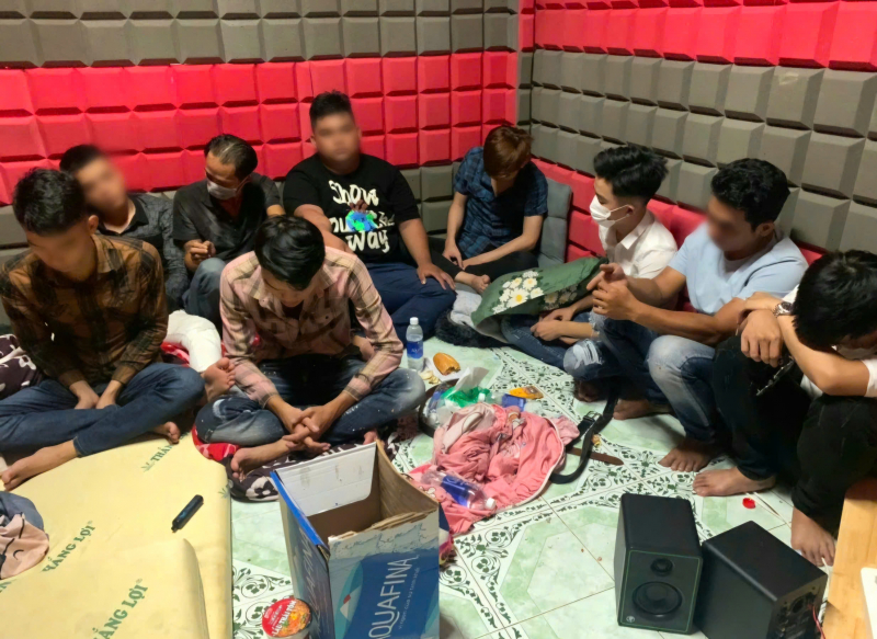 Giữ bình yên trên những tuyến đường -0