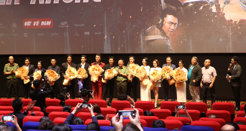 Tưng bừng ra mắt “Tử chiến trên không” – phim hành động về vụ cướp máy bay có thật tại Việt Nam -0