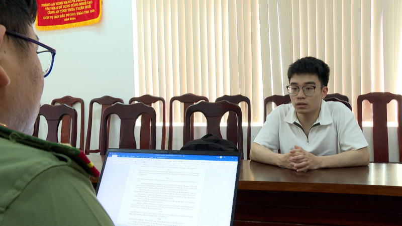 Triệt xóa đường dây làm giả giấy tờ quy mô lớn do đối tượng 9X điều hành -0