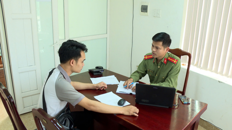 Triệt xóa đường dây làm giả giấy tờ quy mô lớn do đối tượng 9X điều hành -0