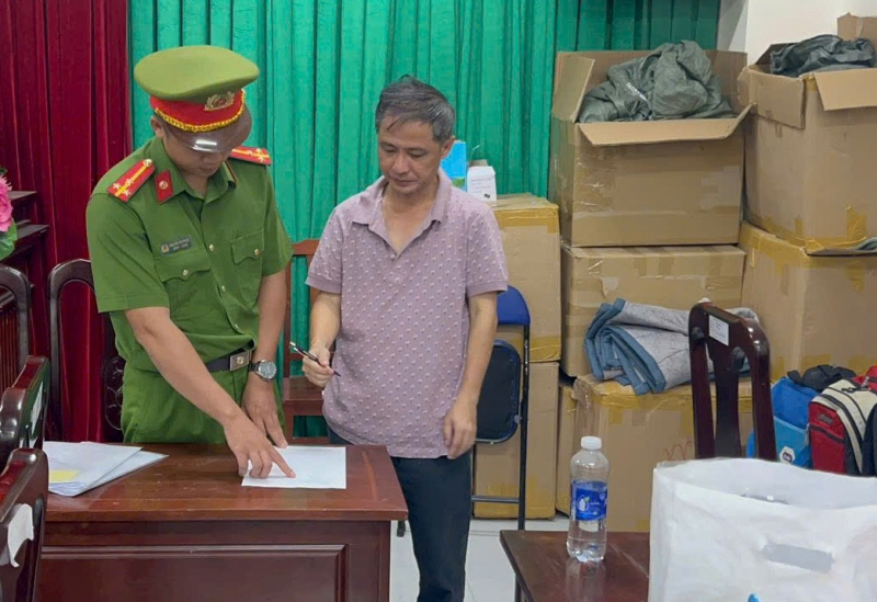 Thuê người đứng tên thành lập công ty, dùng hàng loạt chiêu trò để buôn lậu quy mô lớn -1