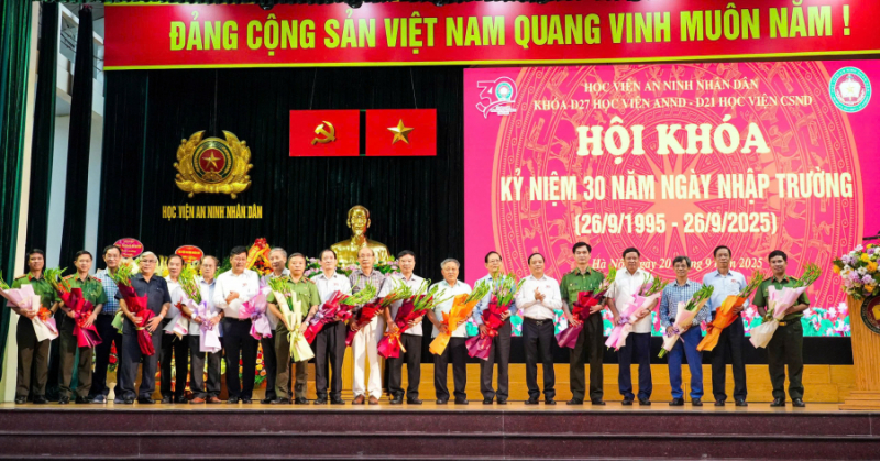 Góp phần tô thắm thêm truyền thống của Học viện ANND anh hùng -0