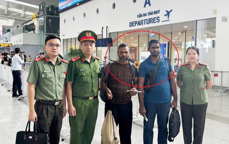 Khởi tố giám đốc doanh nghiệp tổ chức cho 2 người nước ngoài ở lại Việt Nam trái phép -0