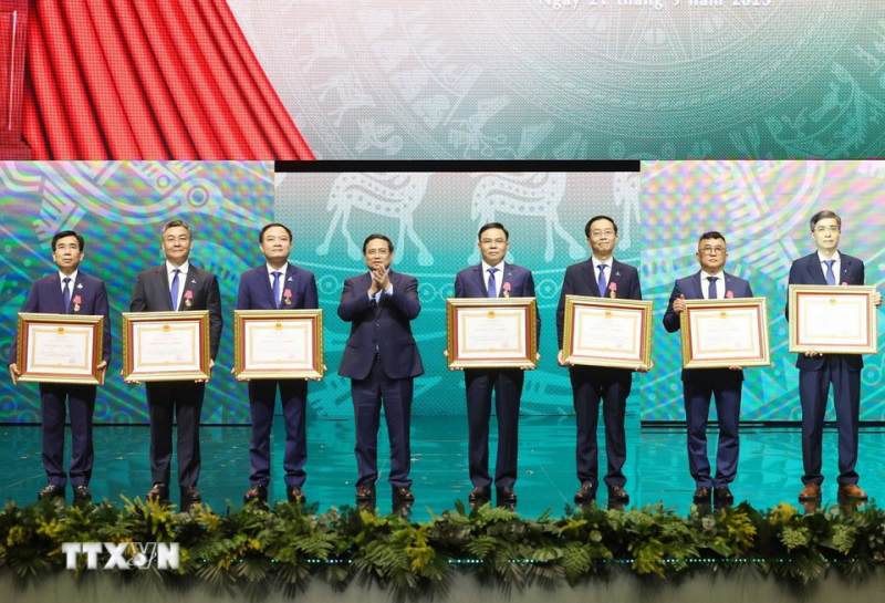 Tổng Bí thư dự Lễ kỷ niệm 50 năm Ngày thành lập Tập đoàn Công nghiệp - Năng lượng quốc gia Việt Nam -0