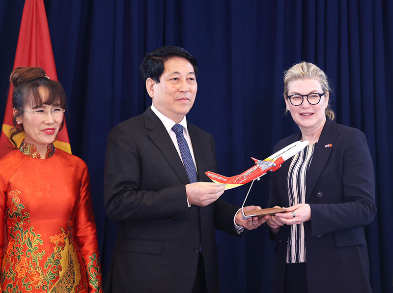 Chủ tịch nước Lương Cường chứng kiến Vietjet nhận bàn giao tàu bay Boeing đầu tiên – dấu mốc 30 năm quan hệ Việt Nam – Hoa Kỳ -0