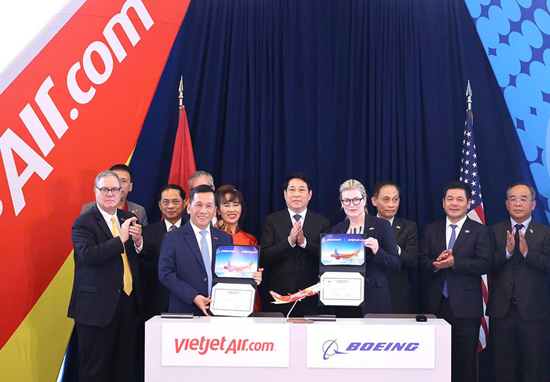 Chủ tịch nước Lương Cường chứng kiến Vietjet nhận bàn giao tàu bay Boeing đầu tiên – dấu mốc 30 năm quan hệ Việt Nam – Hoa Kỳ -0