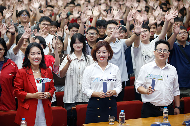Gần 4000 sinh viên đã tham gia Unitour “A.I thực chiến”, Đại học Bách Khoa bùng nổ đăng ký -0