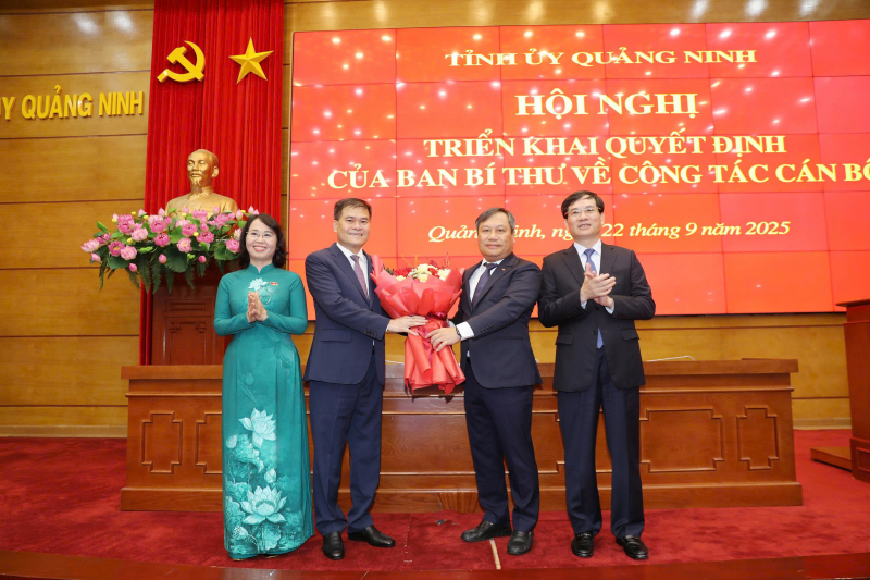 Thứ trưởng Bộ Tài chính Bùi Văn Khắng giữ chức Phó Bí thư Tỉnh ủy Quang Ninh -0