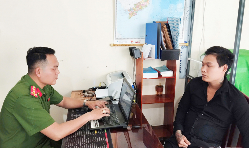 Công an xã ở Cần Thơ bắt đối tượng truy nã đặc biệt nguy hiểm -0