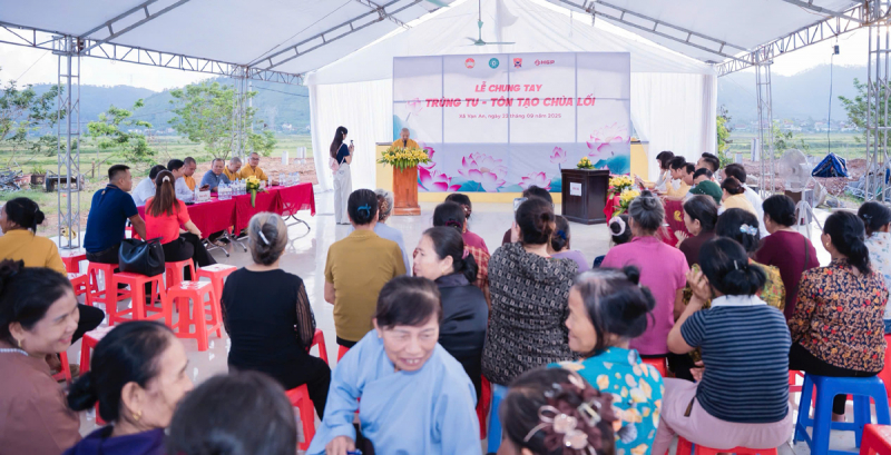 Hoàng Gia Phát Group tặng quà cho họ sinh nghèo và ủng hộ trùng tu, tôn tạo Chùa Lối -0