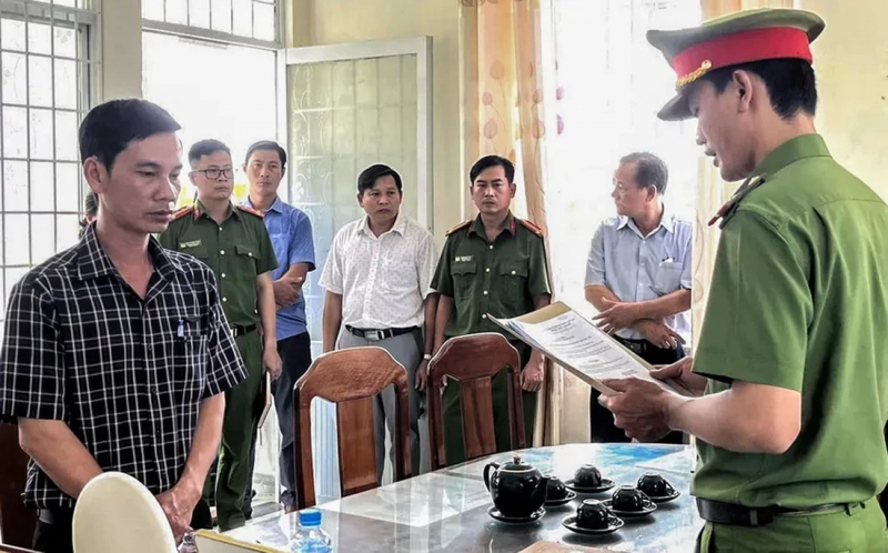  Công quỹ bị rút ruột hơn 2 tỷ đồng, 5 cựu cán bộ xã và 1 người dân lãnh án -0