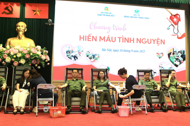 CBCS Cụm thi đua số 7 sôi nổi hiến máu tình nguyện -0