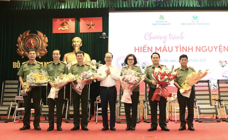 CBCS Cụm thi đua số 7 sôi nổi hiến máu tình nguyện -0