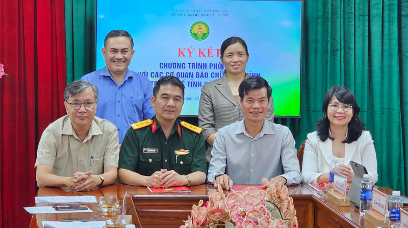 គណៈកម្មាធិការបក្សខេត្ត Dong Nai ដោយមានក្រុមភារកិច្ចចំនួន ៨ និងសមិទ្ធិផលយុទ្ធសាស្ត្រ ៣ សម្រាប់អាណត្តិថ្មី -០