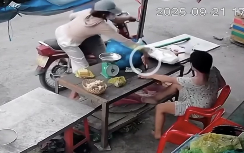 Bắt đối tượng thứ 2 trong vụ giật điện thoại của người khuyết tật -0