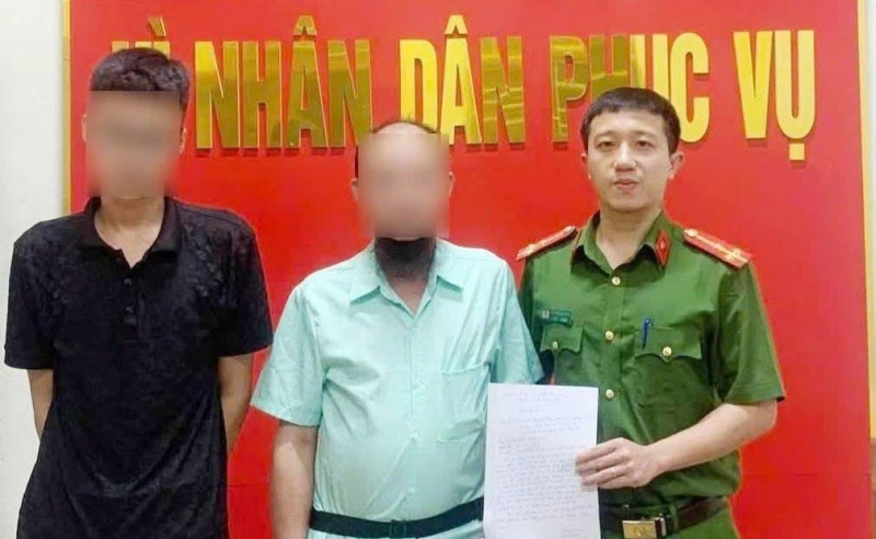 Chặn đứng xe khách, giải cứu nam sinh lớp 10 bị dụ dỗ sang Campuchia -0