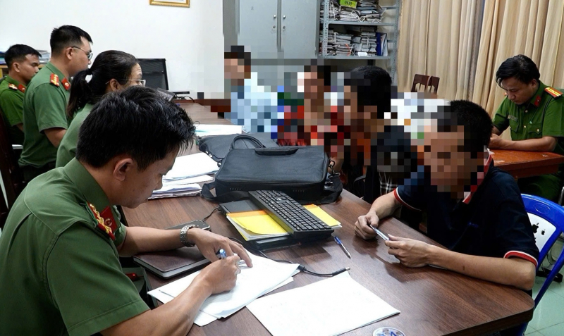 Nhiều người sa vào “bẫy lừa” ra nước ngoài bán thận -0