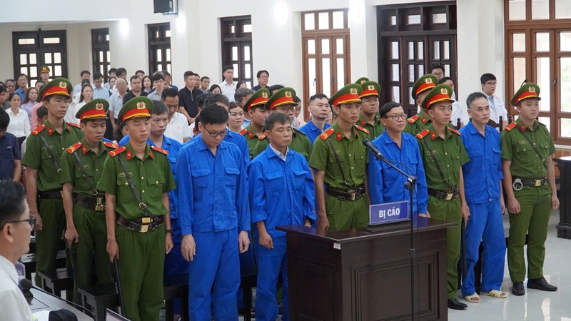 Hai cựu Giám đốc Công ty điện lực Bình Thuận và thuộc cấp lãnh án -0