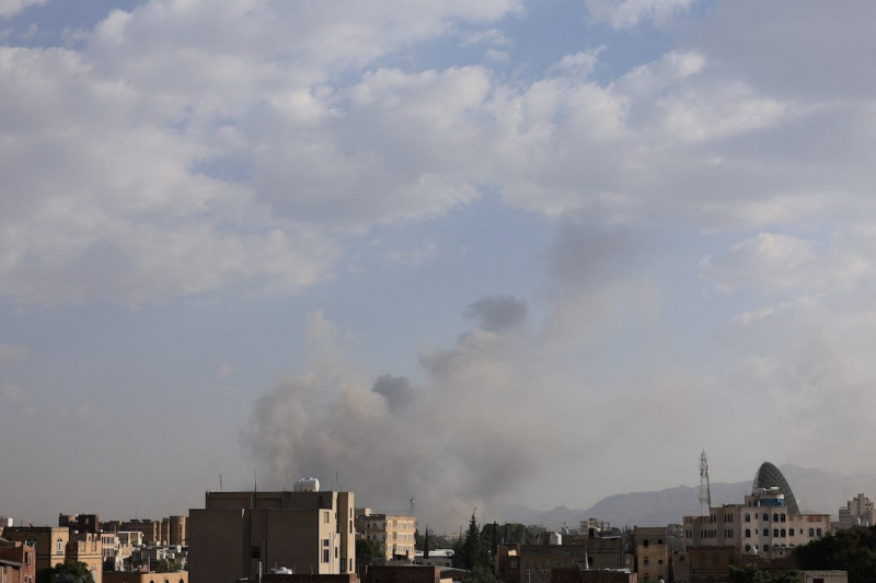 Israel dội bão lửa vào Sanaa, Houthi lập tức đáp trả -0