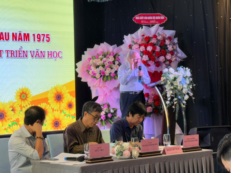 ກອງປະຊຸມສັງລວມ 50 ປີແຫ່ງວັນນະຄະດີຫວຽດນາມ ພາຍຫຼັງປີ 1975: ບັນດາບັນຫາ ແລະ ແງ່ຫວັງພັດທະນາດ້ານວັນນະຄະດີ -0