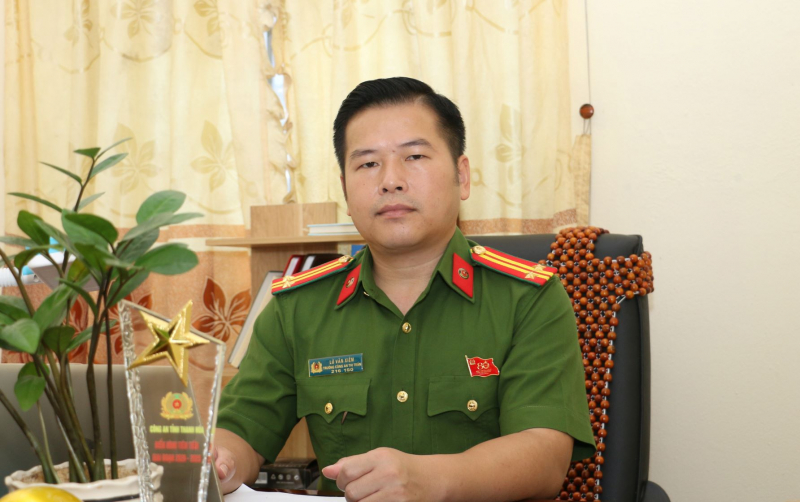 Trung tá Lữ Văn Xiêm -  Người thắp lửa bình yên nơi cơ sở -0