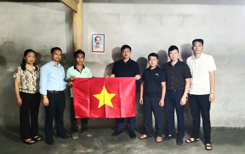 Tiếp thêm niềm tin để nhân dân an cư, phát triển sản xuất -0
