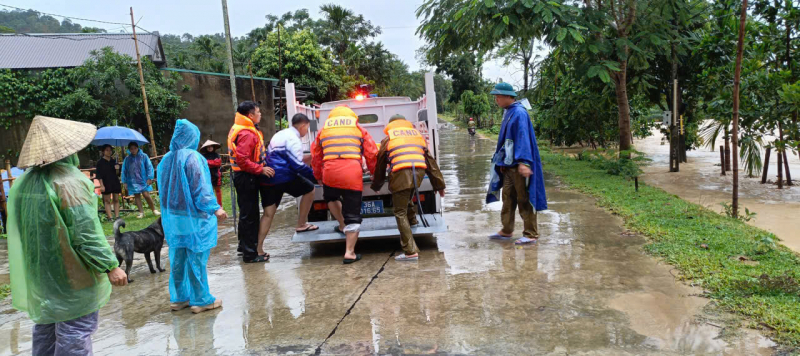 Công an các xã miền núi Thanh Hóa chủ động ứng phó mưa bão -0