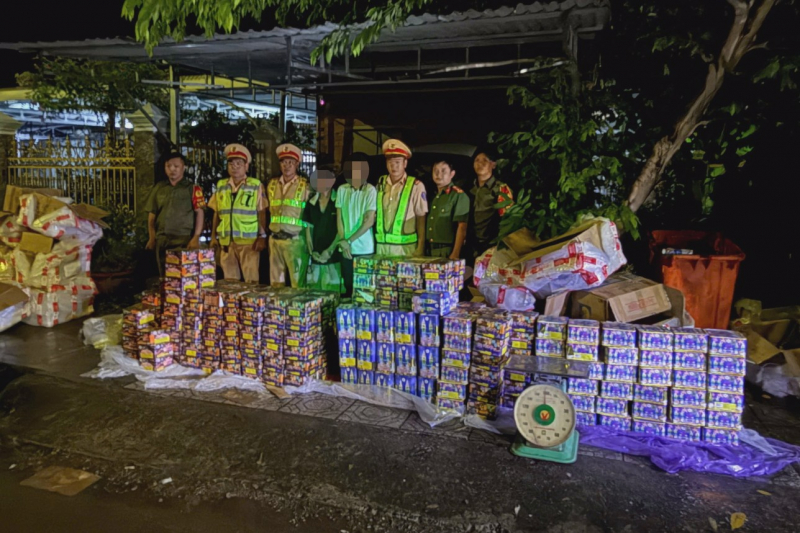 Công an Đồng Nai bắt giữ gần 600 kg pháo hoa nổ -0