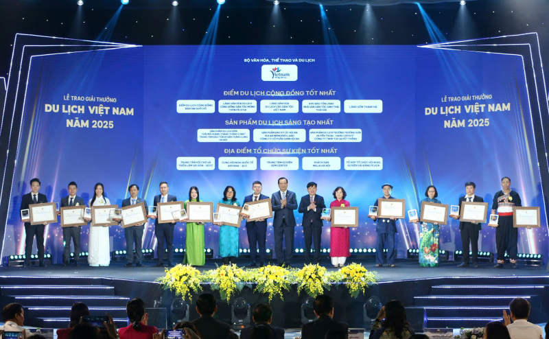 ភូមិគ្រឿងស្មូន Thanh Ha ទទួលបានកិត្តិយសជា “គោលដៅទេសចរណ៍សហគមន៍ល្អបំផុត” ក្នុងឆ្នាំ ២០២៥ -១