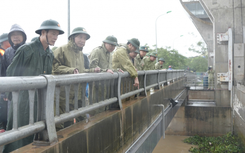 Công an Nghệ An: Trực 100% quân số, bám địa bàn, hỗ trợ nhân dân phòng, chống bão -0