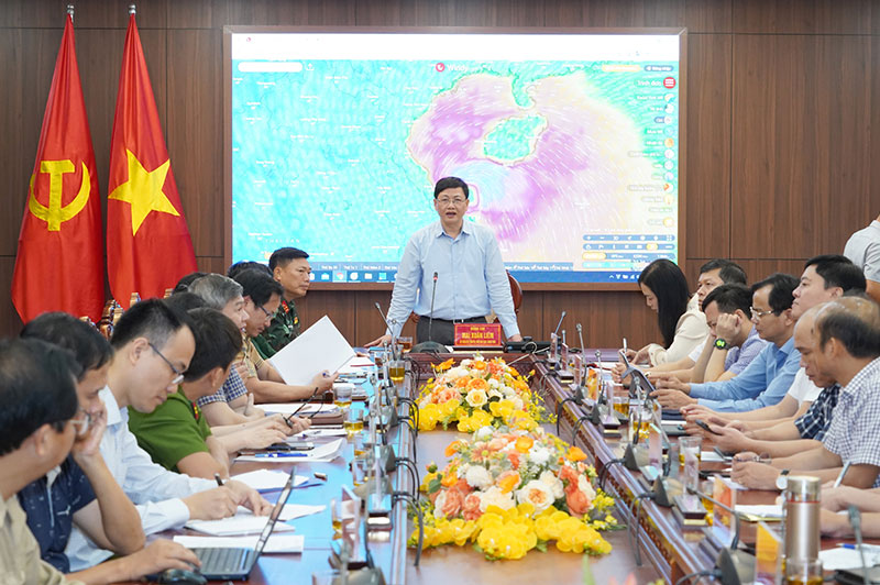 Phó Thủ tướng Trần Hồng Hà chủ trì họp trực tuyến triển khai phòng, chống bão số 10 -0