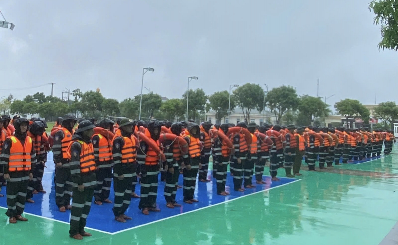 Hơn 1000 cảnh sát cơ động sẵn sàng hỗ trợ nhân dân các tỉnh Bắc Trung Bộ ứng phó với mưa bão -0
