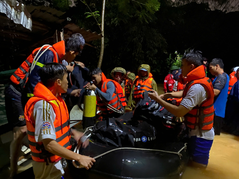 Tìm thấy thi thể người phụ nữ bị nước cuốn mất tích khi ra bến xe về quê -0