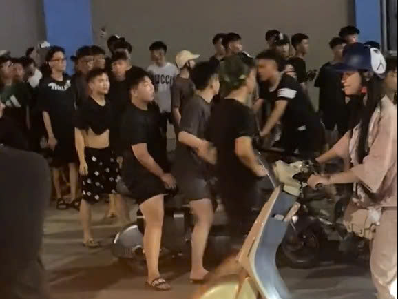 Công an Hải Phòng bắt giam nhóm thanh niên tụ tập cổ vũ đua xe, gây rối trật tự công cộng -0