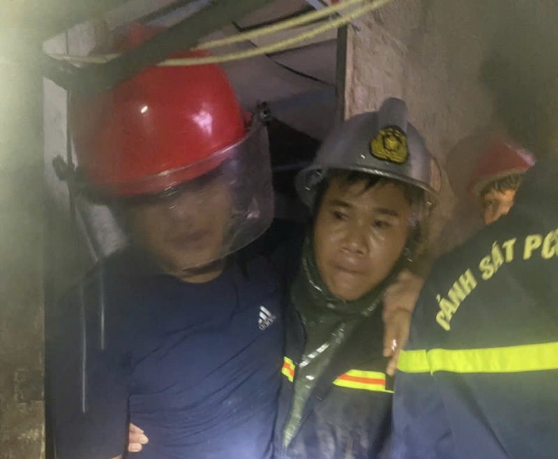 Cảnh sát PCCC&CNCH Nghệ An: Trắng đêm, xuyên bão cứu nhiều người dân bị nạn -0