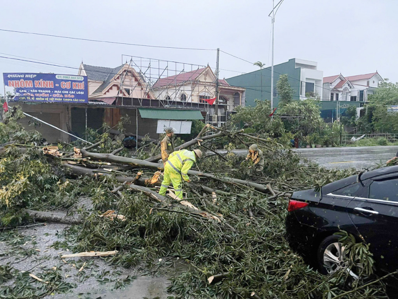 Tổng lực khắc phục hậu quả bão số 10 -0