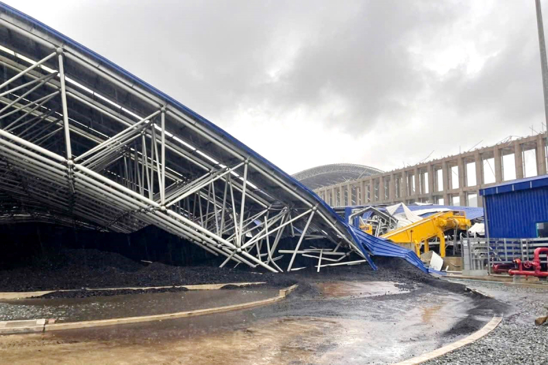 Doanh nghiệp, trường học tan hoang trước sức công phá của bão số 10 -0