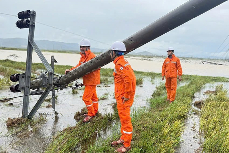 Tổng lực khắc phục hậu quả bão số 10 -0