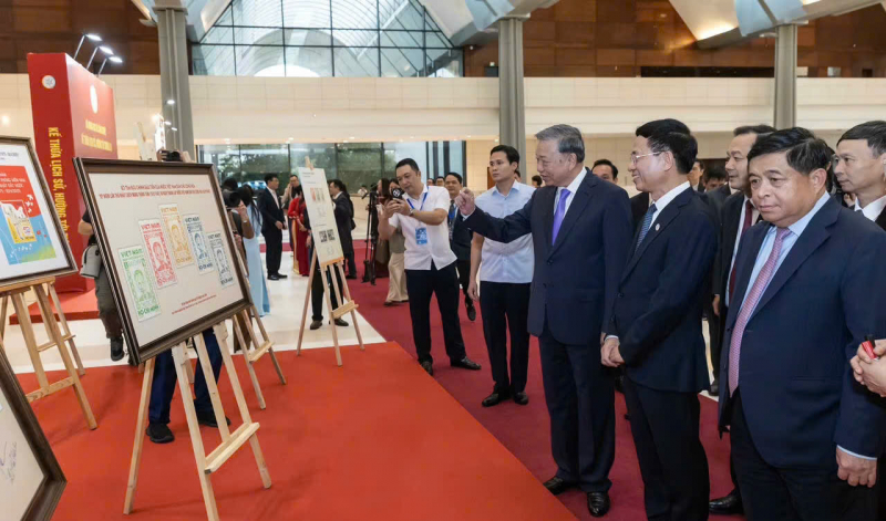 Tổng Bí Thư Tô Lâm tặng Bộ Khoa học và Công nghệ 10 chữ vàng: Tự chủ, trí tuệ, công nghệ đột phá, hội nhập -0