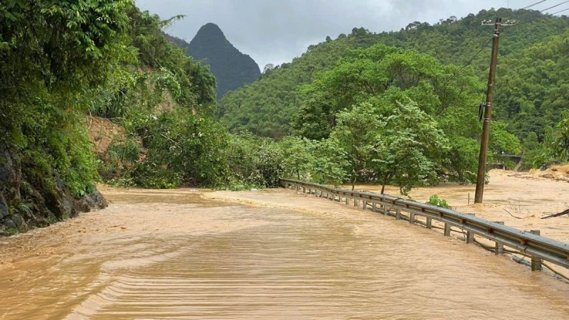 Hồ thuỷ điện Hoà Bình mở cửa xả đáy lúc 20h, 6 điạ phương phải đảm bảo an toàn -0