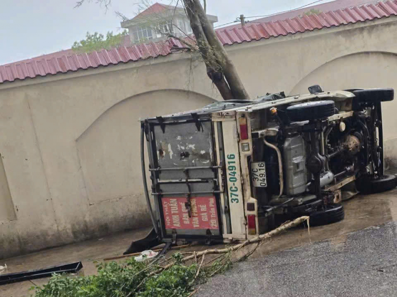 Bão số 10 gây thiệt hại nặng nề ở Nghệ An -0