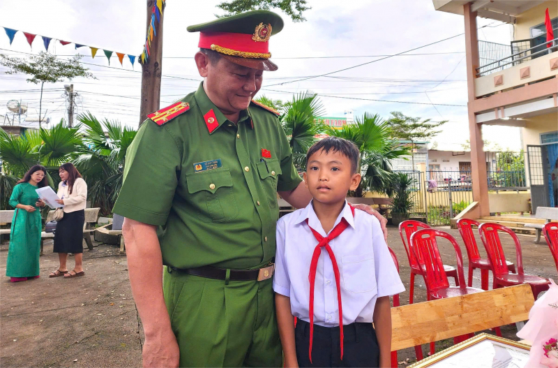 Dũng cảm cứu bạn trong vụ thảm án, một học sinh được Chủ tịch tỉnh tặng Bằng khen -0