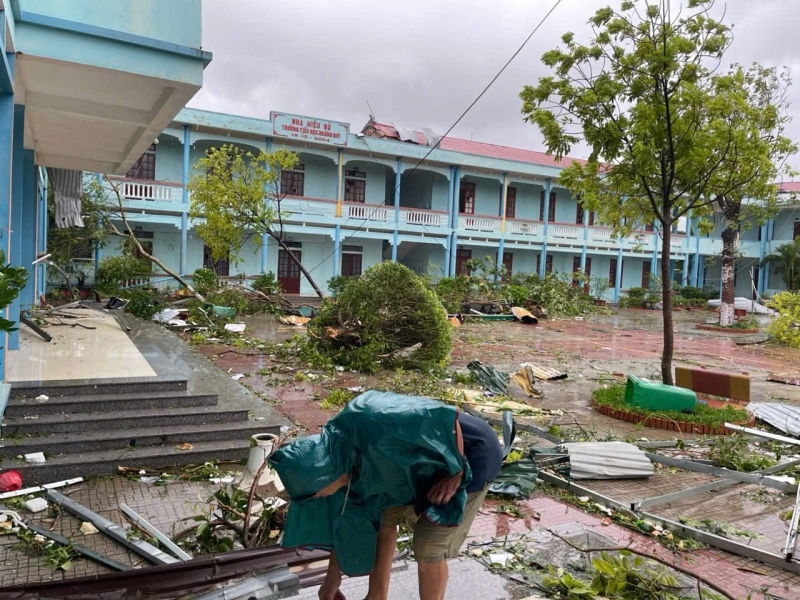 ព្យុះលេខ១០បានបង្កការខូចខាតធ្ងន់ដល់ថាញ់ហ្វា-០