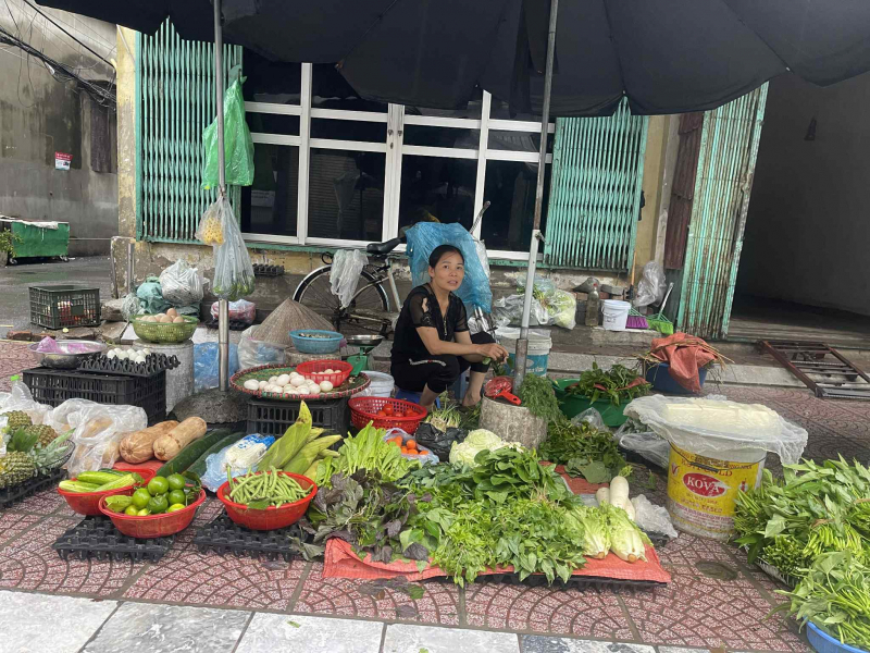 Mưa bão giá nguồn cung hàng hoá, giá cả rau xanh vẫn giữ ổn định -0